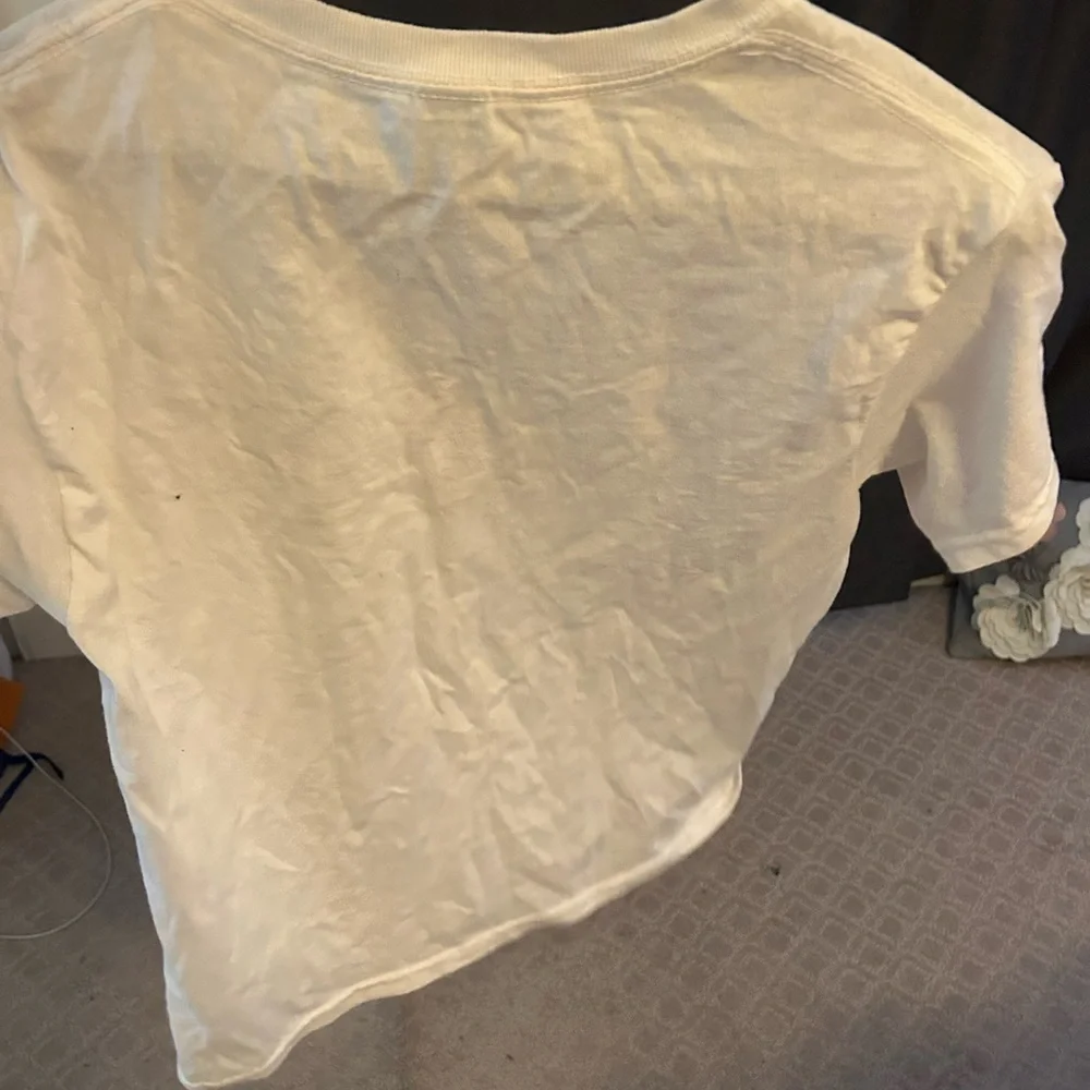 Designer inspired logo short sleeve shirt. - Picture 2 of 15
